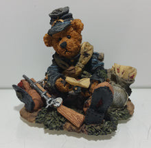 Load image into Gallery viewer, 1995 Boyds Bears And Friends Union Jack...love Letters
