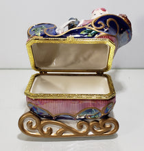 Load image into Gallery viewer, Avon Christmas Cheer Trinket Box
