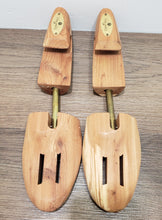 Load image into Gallery viewer, Tom James Wood &amp; Metal Shoe Trees Stretchers Set of 2 Small Cedar
