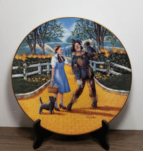 Load image into Gallery viewer, 1991 The Wizard of Oz Plate &quot;I Haven&#39;t Got A Brain&quot;
