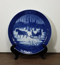 Load image into Gallery viewer, Royal Copenhagen Annual Christmas Plate - 1984 &quot;Jingle Bells&quot;
