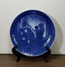 Load image into Gallery viewer, Royal Copenhagen &quot;Admiring the Christmas Tree&quot; 1981 Christmas Plate
