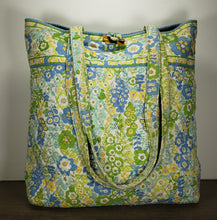 Load image into Gallery viewer, Vera Bradley English Meadow Floral Tote Bag Quilted Cotton W Toggle Closure
