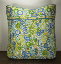 Load image into Gallery viewer, Vera Bradley English Meadow Floral Tote Bag Quilted Cotton W Toggle Closure
