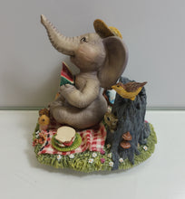 Load image into Gallery viewer, 1996 Peanut Pals &quot;A Slice of Fun&quot; The Hamilton Collection Elephant Figurine - Masolut Superstore
