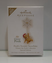 Load image into Gallery viewer, Pooh with Snowflake 2009 Hallmark Ornament - Masolut Superstore
