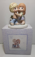 Load image into Gallery viewer, Precious Moments 2009 Collectors&#39; Club MOF &quot;I Come to You with Joy&quot; Figurine
