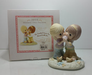 Precious Moments 2010 Collectors' Club MOF "The Sweetest Times Are Shared with You" Figurine