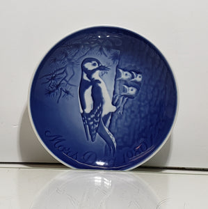 1980 Bing and Grondahl Mother's Day Plate -- "Woodpecker"