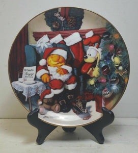 Not A Fat Cat Was Stirring  Garfield’s Christmas Plate with Stand - Masolut Superstore
